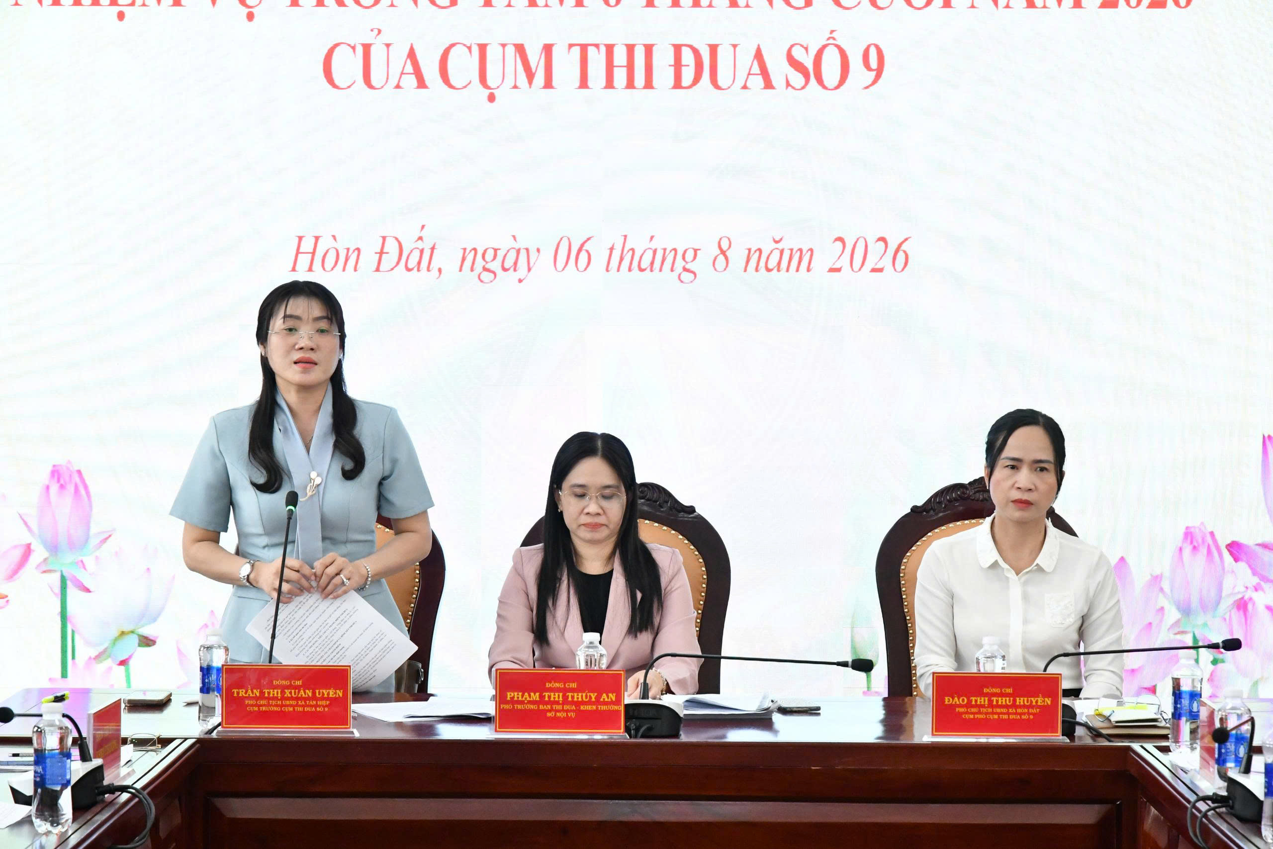 Ảnh 2: Các đại biểu phát biểu thảo luận