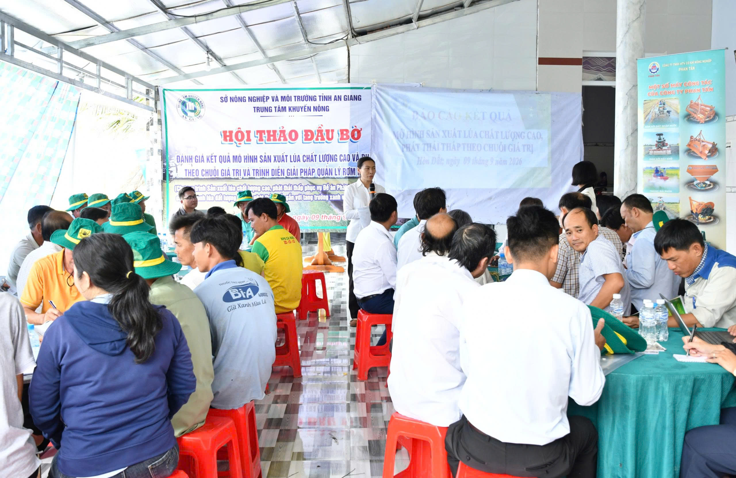 : Quang cảnh hội thảo