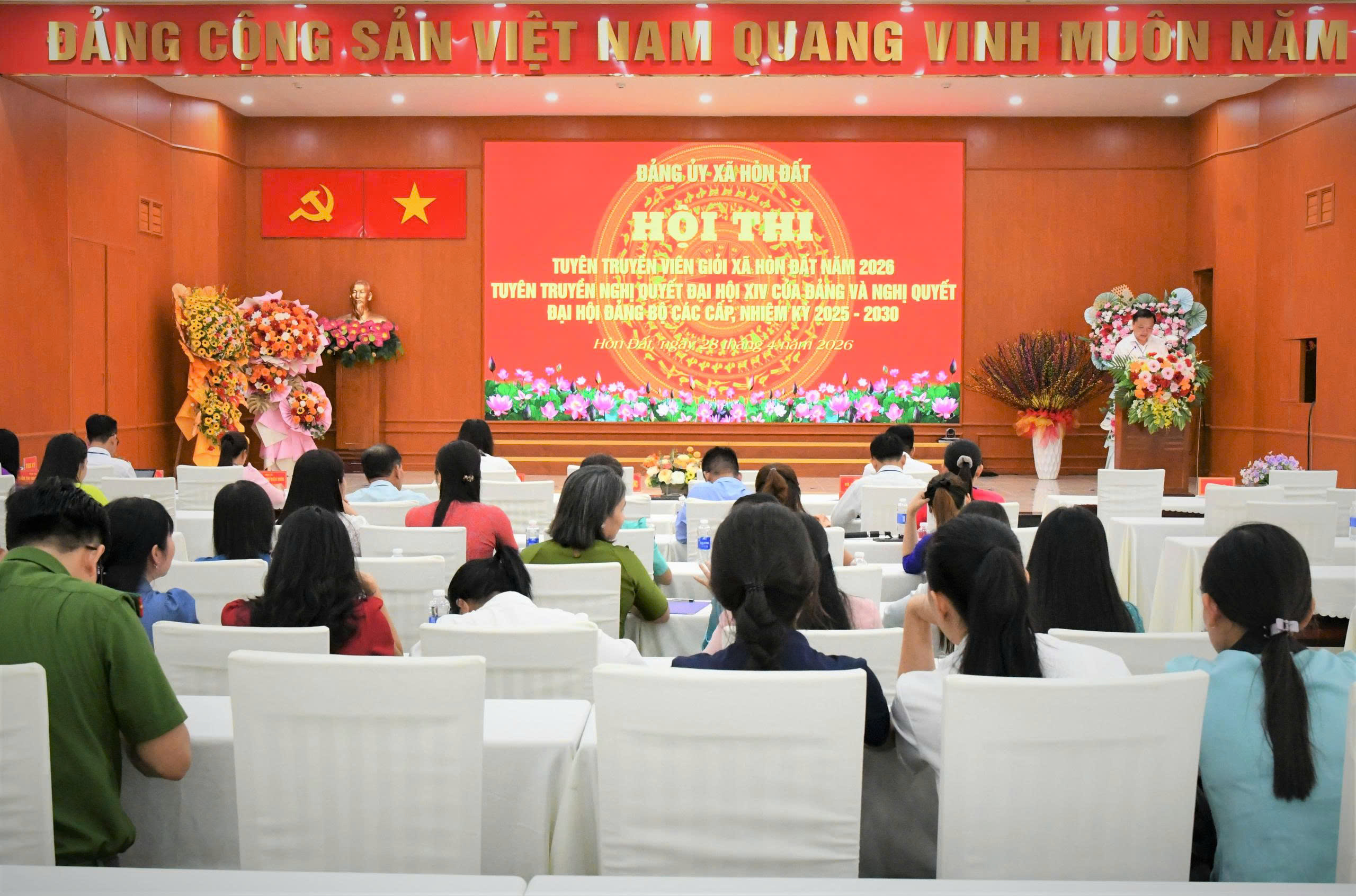 Ảnh 1: Quang cảnh hội thi