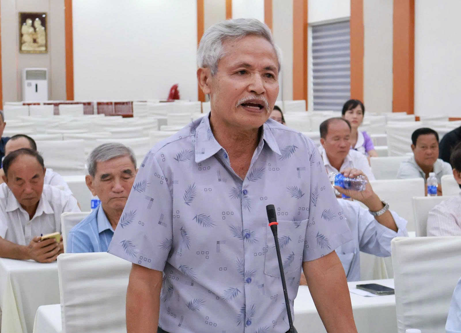 Ảnh 2: Cử tri ấp Sư Nam kiến nghị tỉnh quan tâm xây dựng nhà máy xây xát lúa gạo trên địa bàn xã