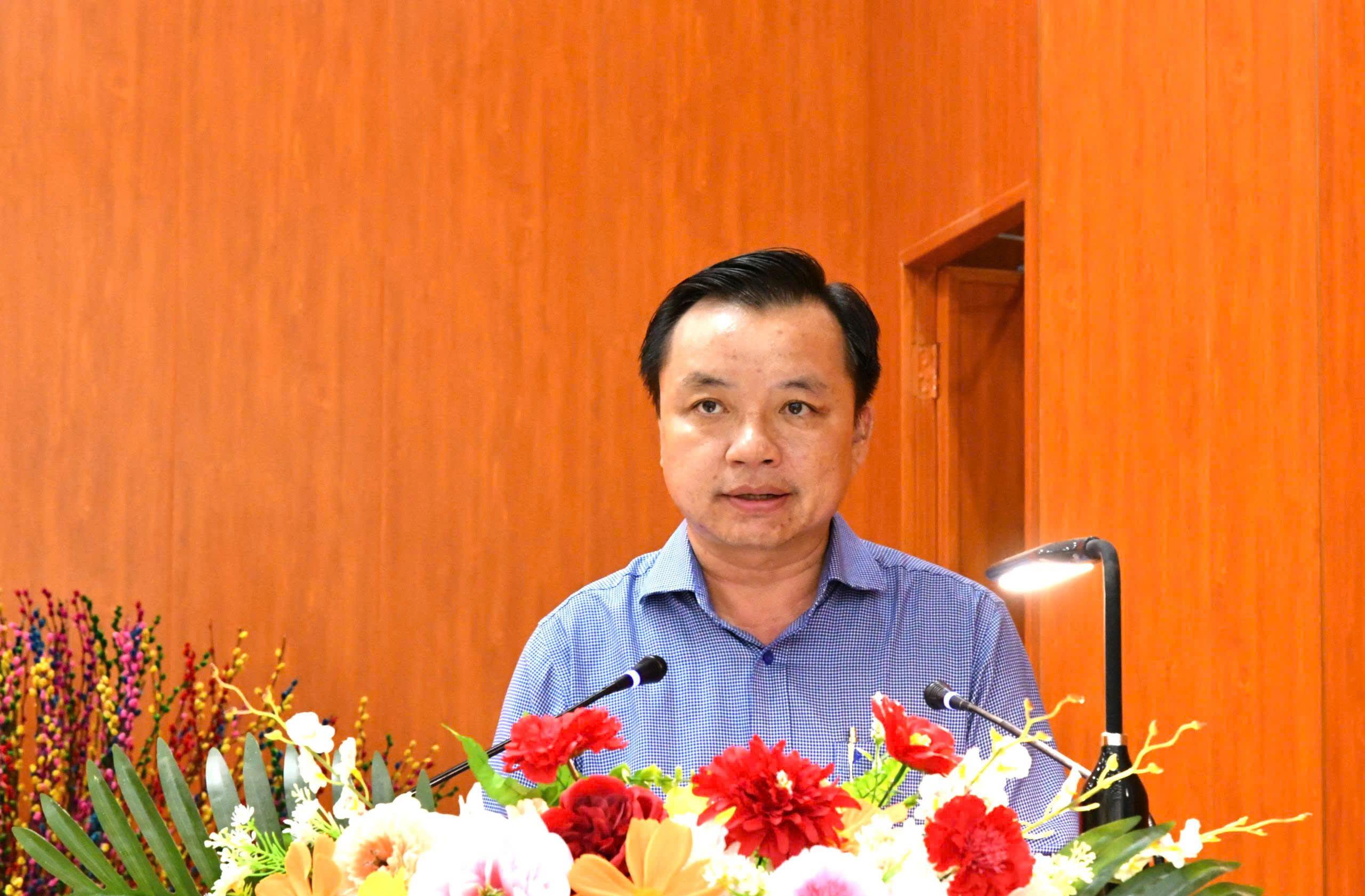 Ảnh 2: Đồng chí Dương Minh Tâm – Bí thư Đảng uỷ phát biểu tại hội nghị