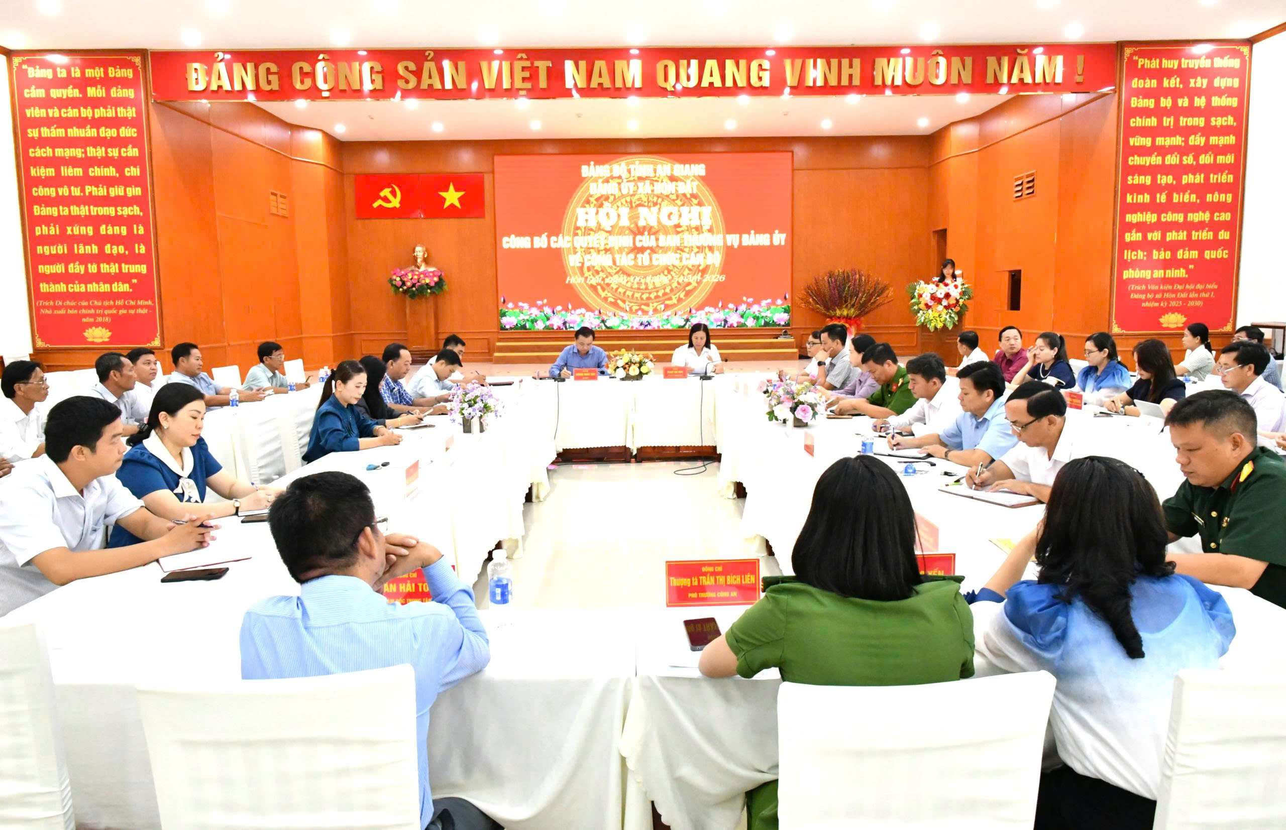 Ảnh 1: Quang cảnh Hội nghị
