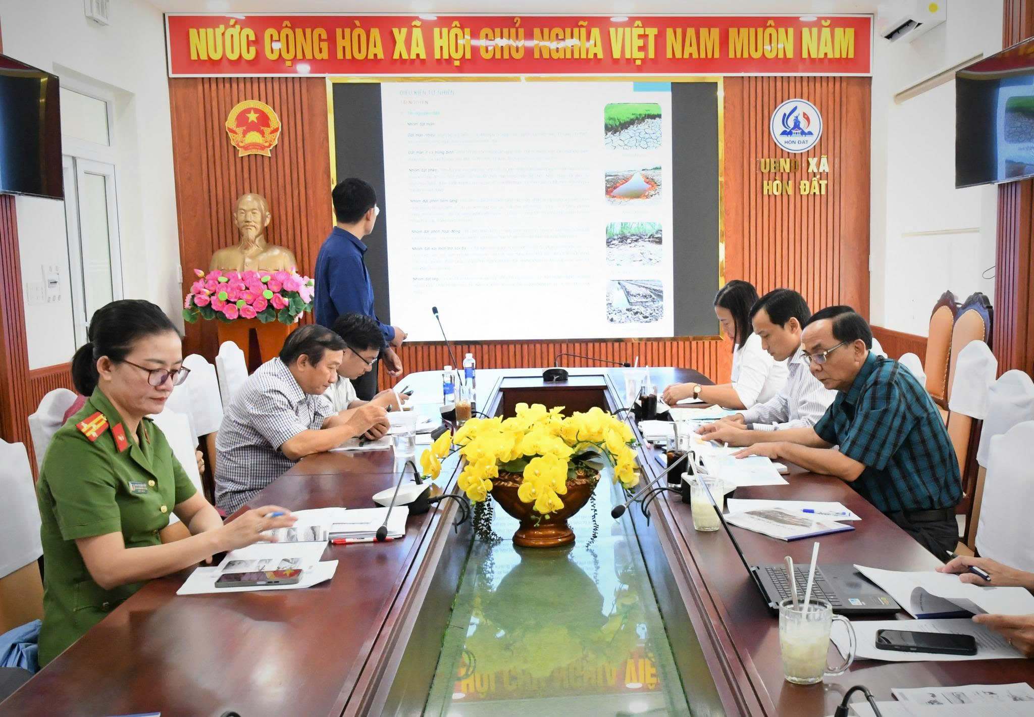 Quang cảnh hội nghị