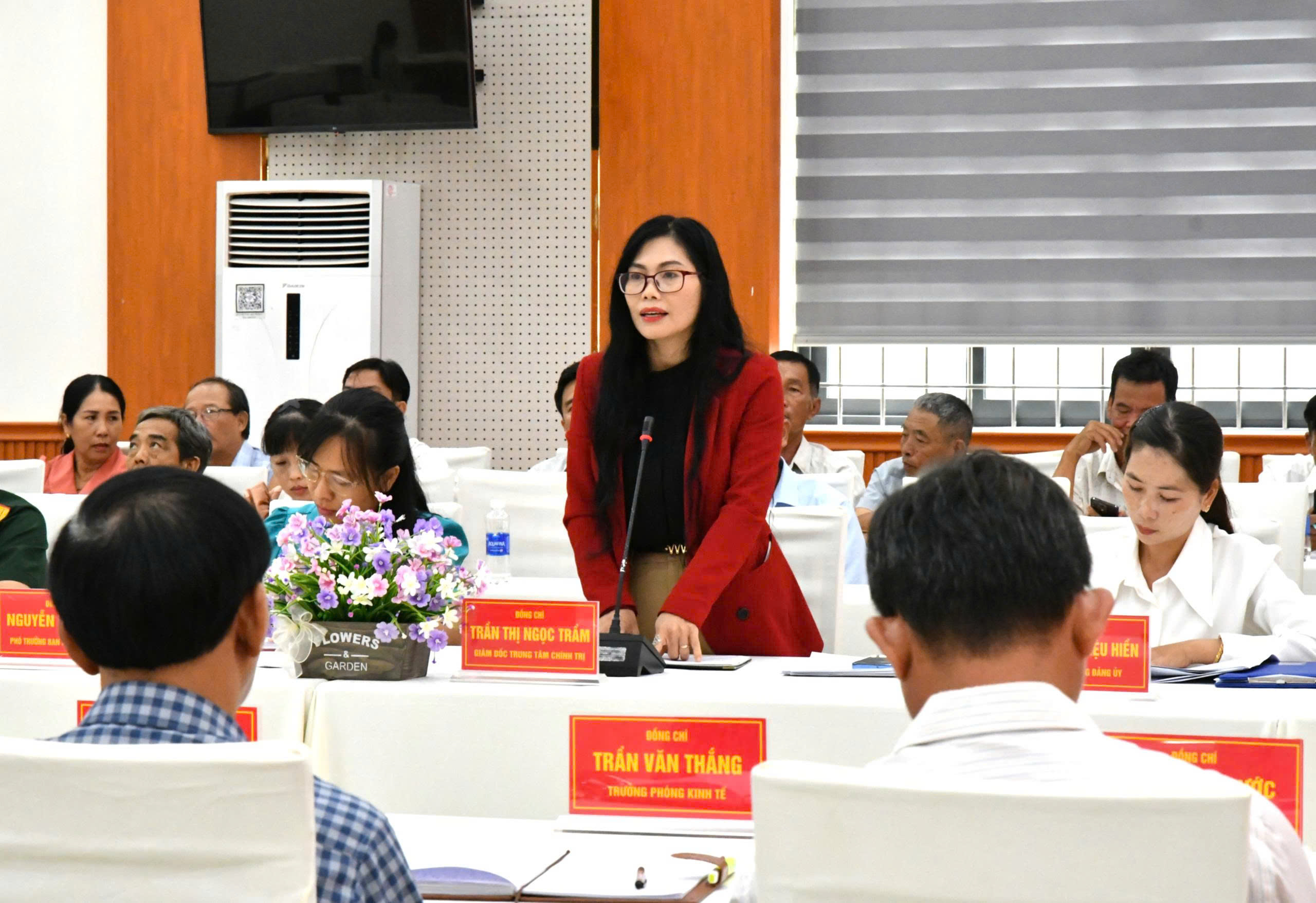 Ảnh 2: Các đại biểu tham gia thảo luận tại hội nghị