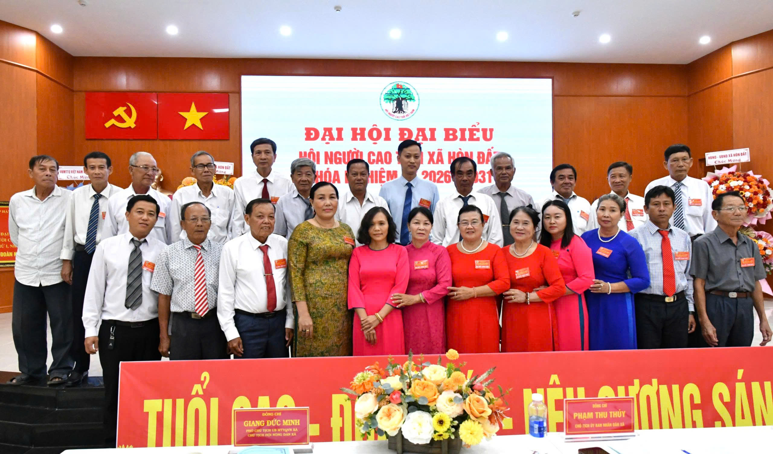 Ảnh 3: Ban Chấp hành Hội Người cao tuổi xã Hòn Đất nhiệm kỳ 2026 – 2031 ra mắt