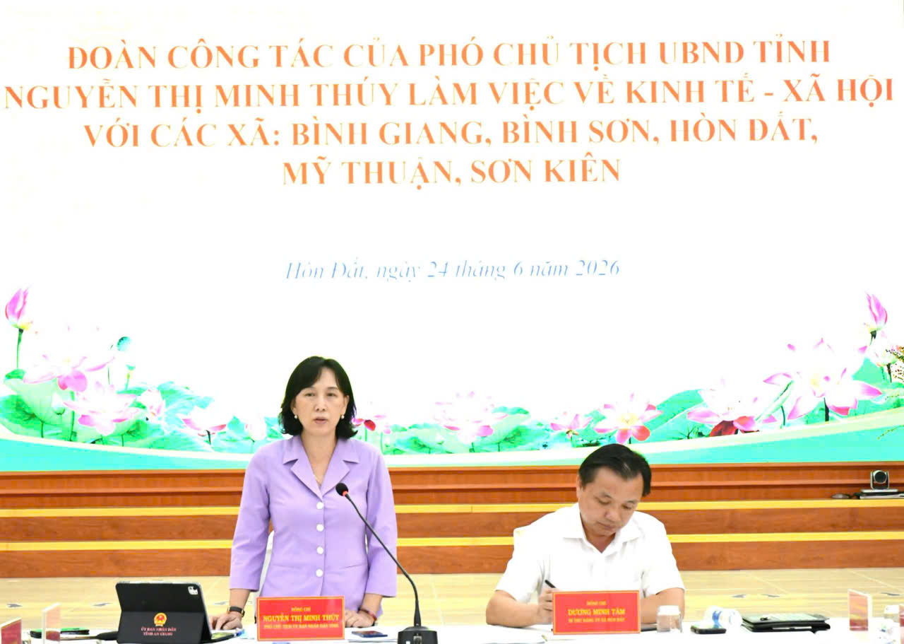 Ảnh 4: Phó Chủ tịch UBND tỉnh An Giang Nguyễn Thị Minh Thúy phát biểu chỉ đạo tại buổi làm việc.