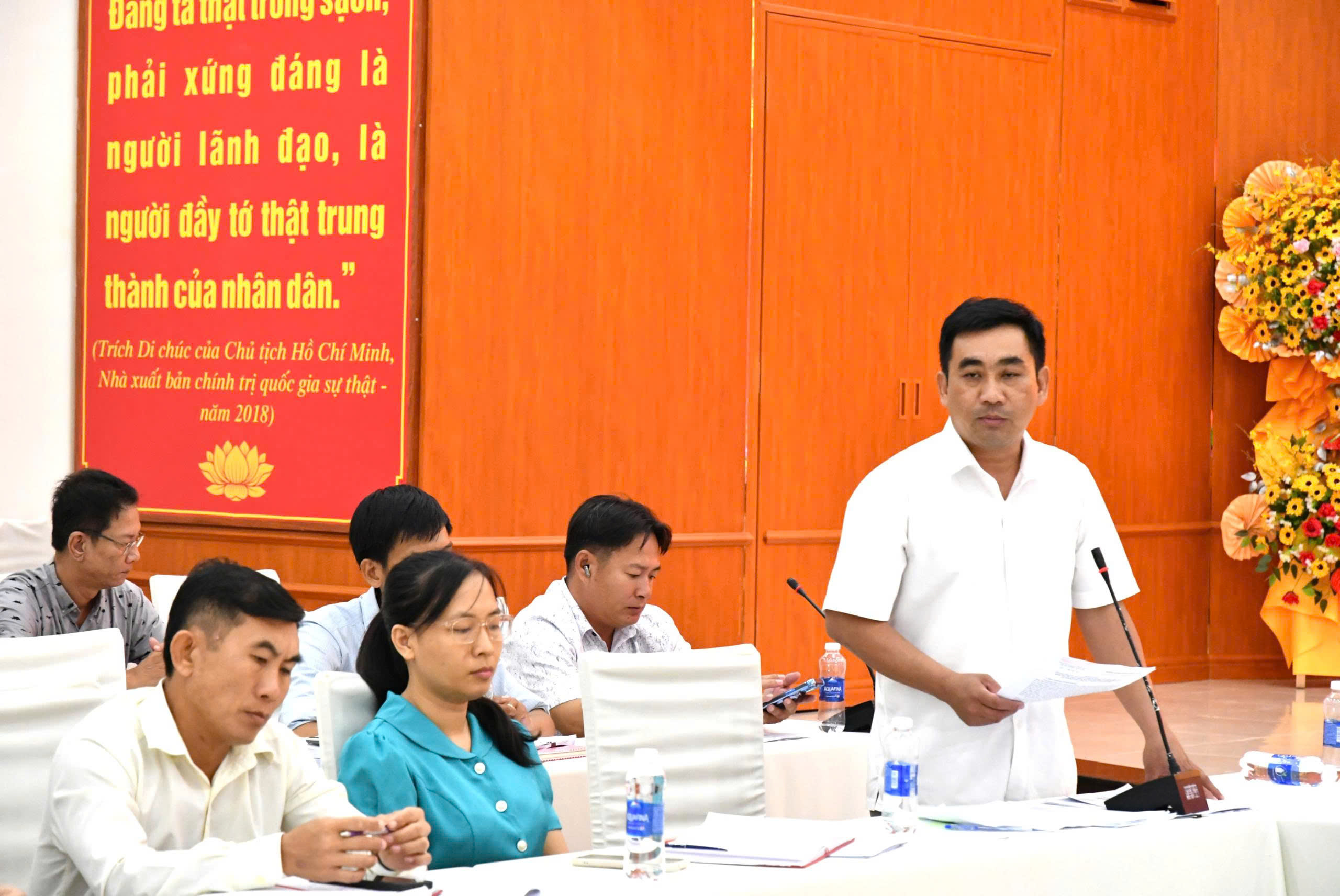 Ảnh 2: Đồng chí Võ Minh Thêm – Trưởng Ban Xây dựng Đảng phát biểu tại hội nghị