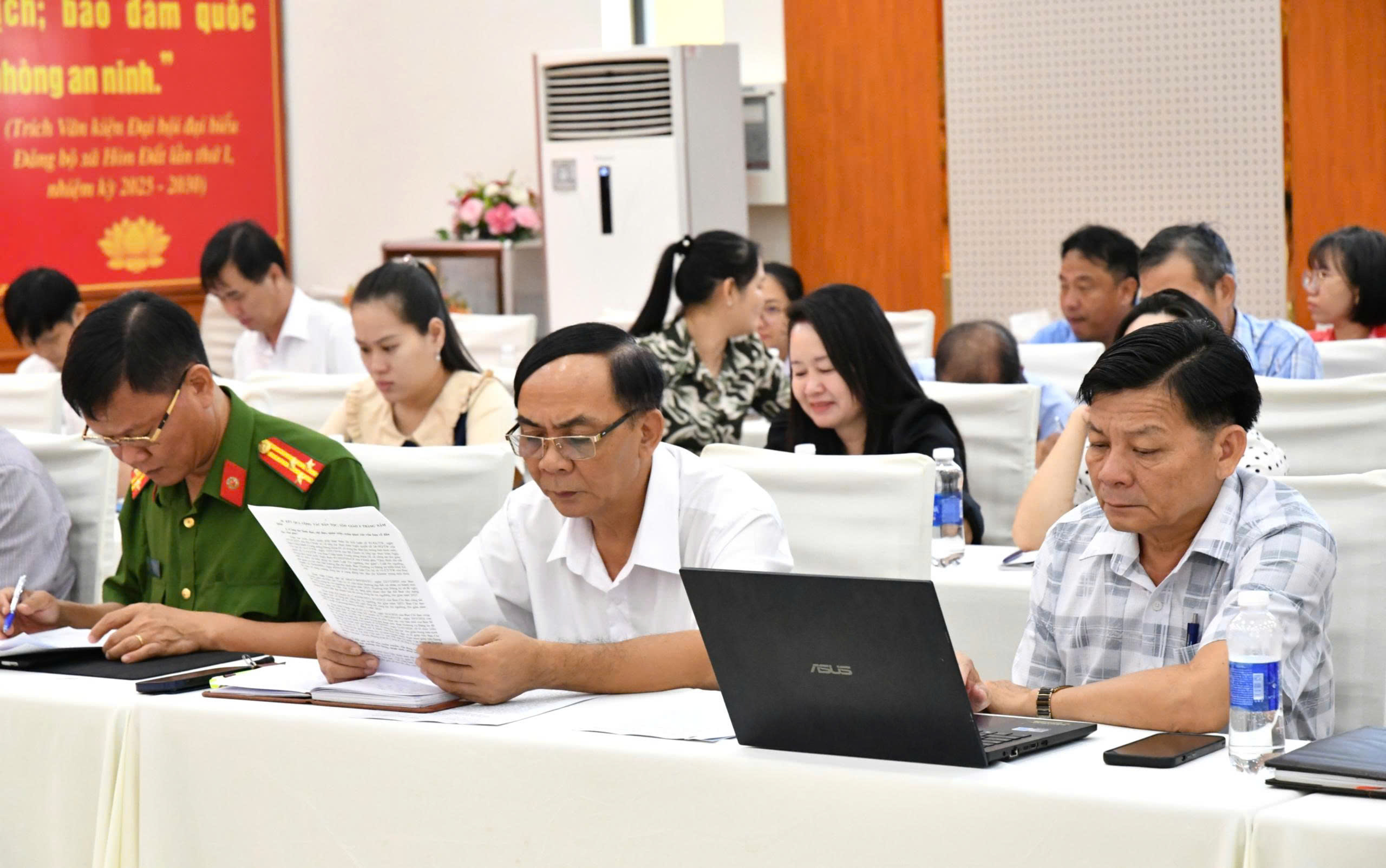 Ảnh 3: Các đại biểu tham dự hội nghị