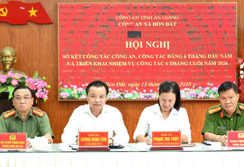Các đại biểu dự hội nghị