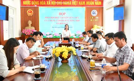 Ảnh 1: Quang cảnh buổi làm việc