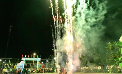 Thực hiện nghi thức đốt lửa chạy