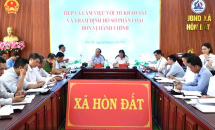 Ảnh 1: Quang cảnh buổi làm việc